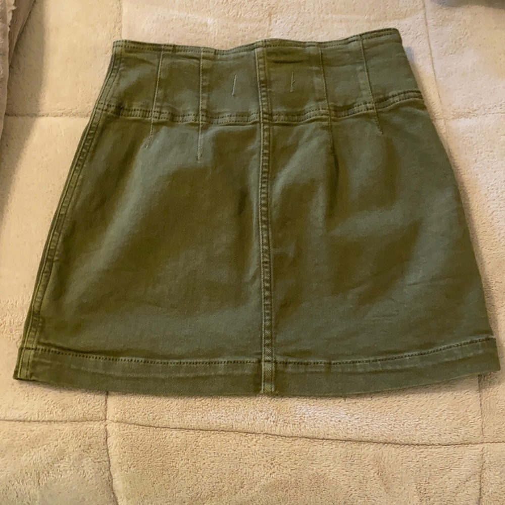 NEW never been worn olive green skirt